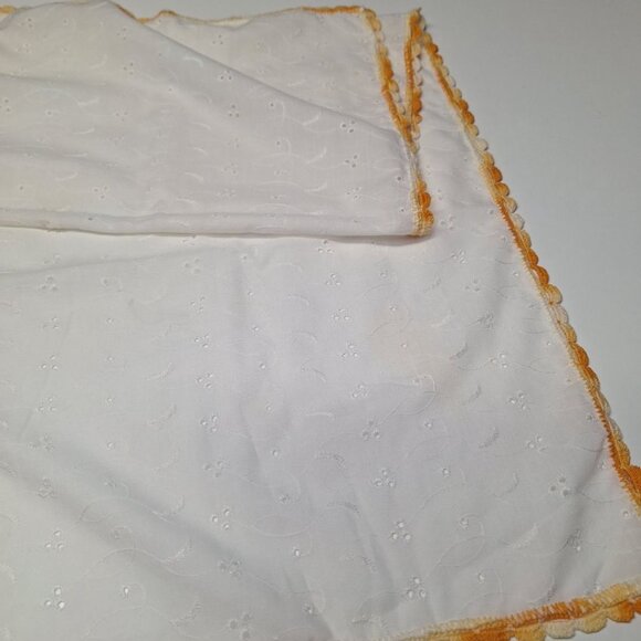 Vintage Table Runner Eyelet Lace Fabric 20 x 14 Orange Edge Stitch Scalloped - Picture 3 of 6